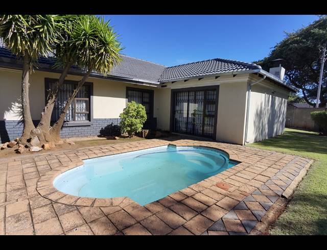 4 BEDROOM HOUSE FOR SALE IN DAL FOUCHE